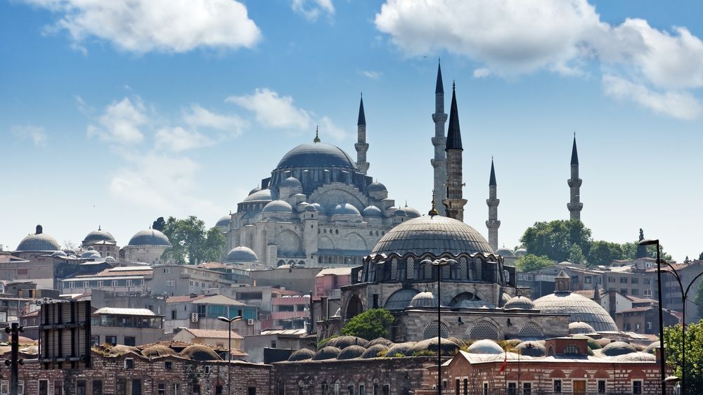 V Istanbulu zavedli víkendový lockdown. Na turisty se však nevztahuje